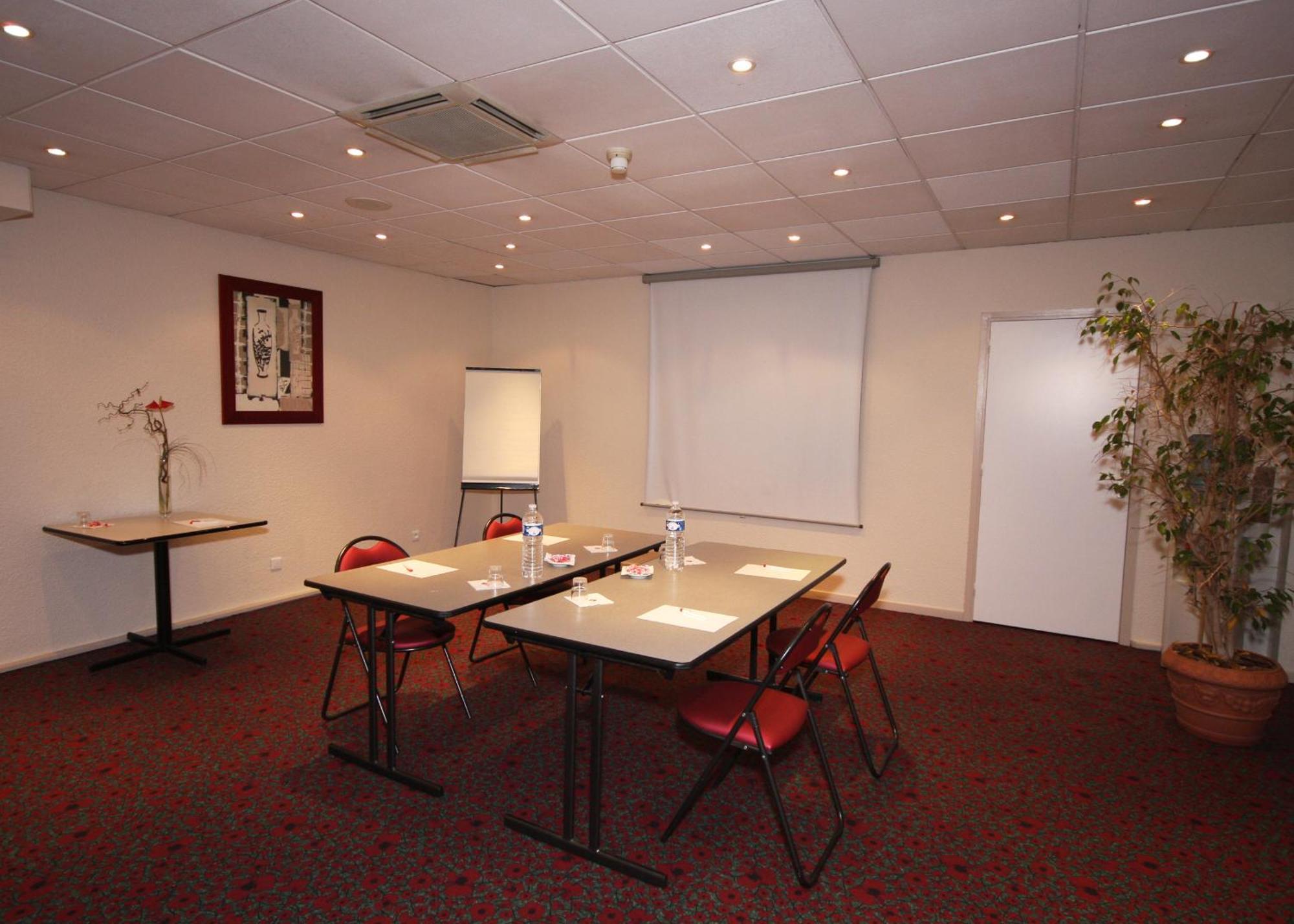 Ibis Clermont Ferrand Sud Herbet Dış mekan fotoğraf