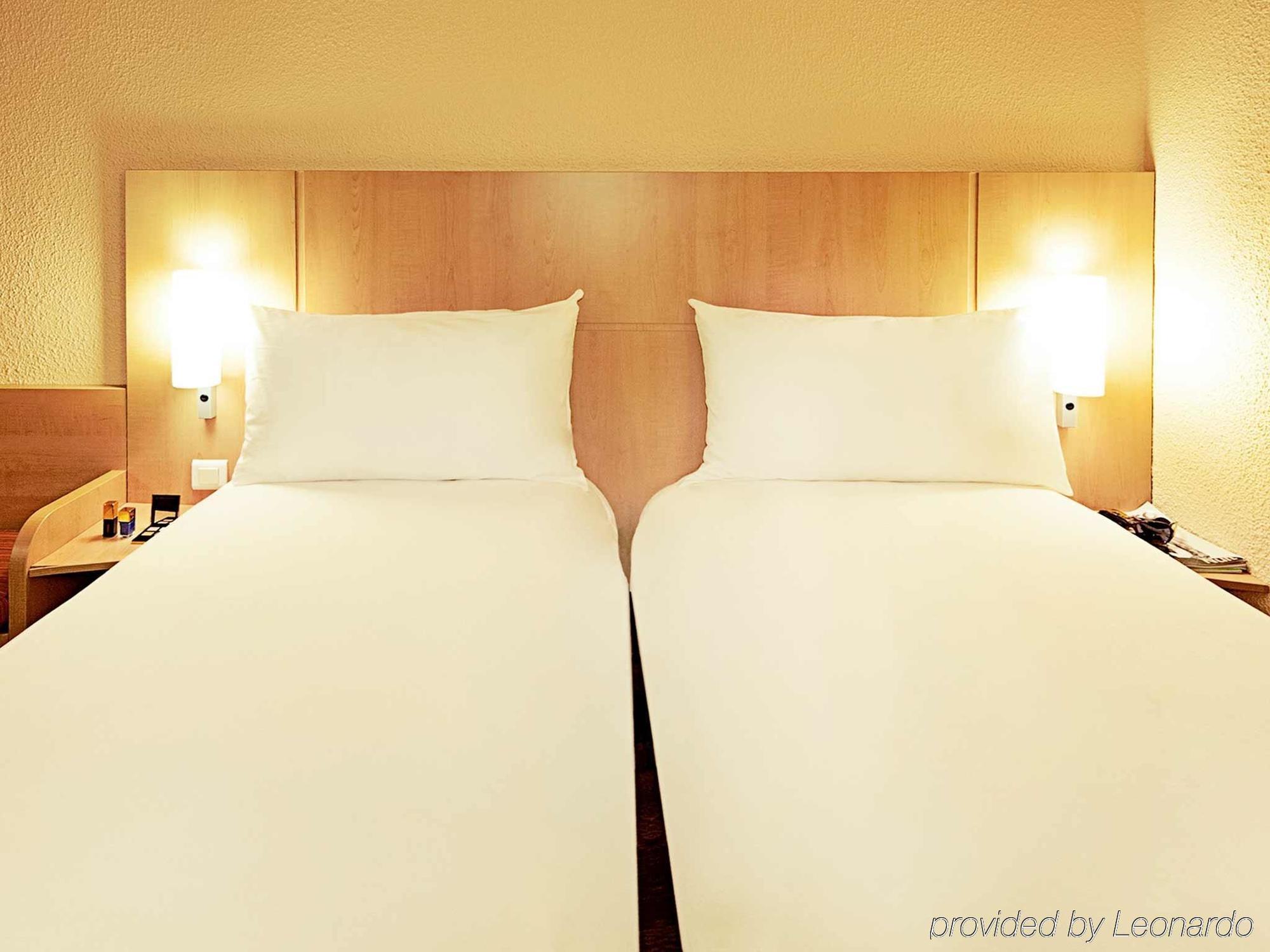Ibis Clermont Ferrand Sud Herbet Dış mekan fotoğraf